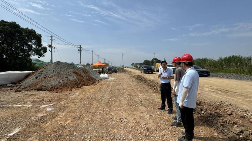 王伍升到現(xiàn)場(chǎng)推進(jìn)建材公司銅尾礦作道路材料應(yīng)用試驗(yàn)項(xiàng)目 王伍升到現(xiàn)場(chǎng)推進(jìn)建材公司銅尾礦作道路材料應(yīng)用試驗(yàn)項(xiàng)目